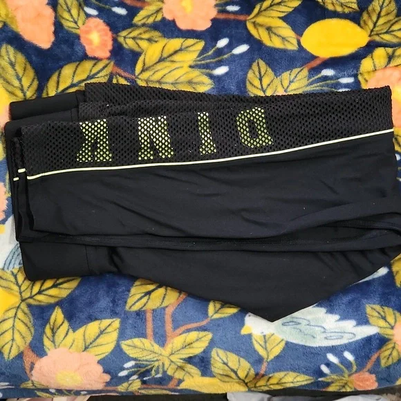 Pink leggings - Picture 1 of 2